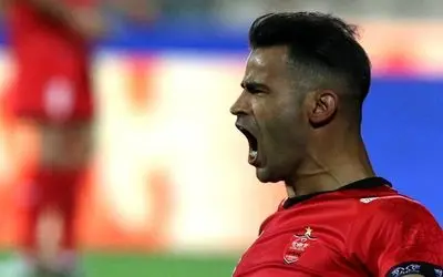 (ویدئو) اولین تصاویر از حضور عیسی آل‌کثیر در ساختمان باشگاه استقلال