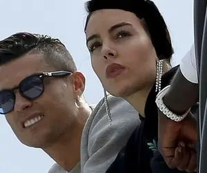 (عکس) هدیه گران قیمتی که یک ایرانی به رونالدو داد