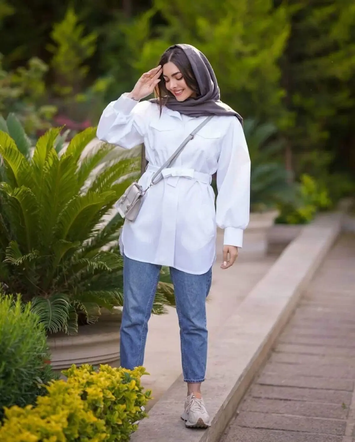 مانتو سفید