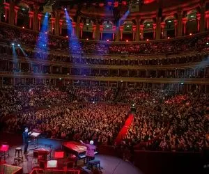 آواز همایونی؛ همایون شجریان با این اجرا رویال آلبرت هال رو منفجر کرد بنازم نوازنده رو