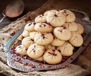 آموزش آشپزی؛ طرز تهیه شیرینی نان برنجی