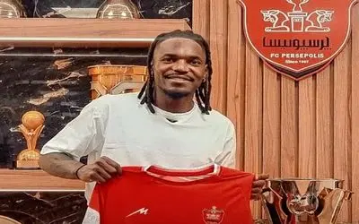 (عکس) مهاجم پرسپولیس به عشقش رسید