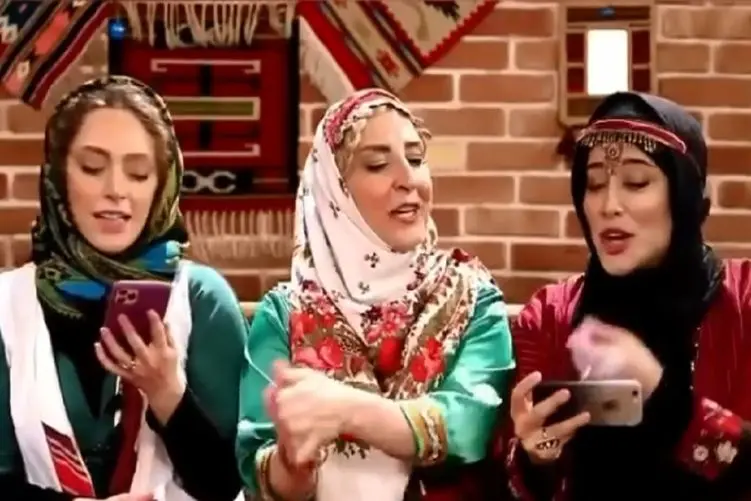 آواز محلی؛ مرجانه گلچین و نعیمه نظام دوست و برو بکس متحیر کننده آهنگ رعنا رو خوندن