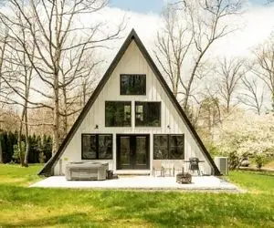 معماری خلاقانه؛ وسط جنگل خونه نقلی سه گوش ساخته اعیونی از شیر مرغ تا جون آدمیزاد توشه