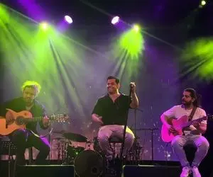 آواز ماندگار؛ رضا بهرام دو گیتاریست گذاشت بغلش و با دلداده ای توام دل همه وین رو برد