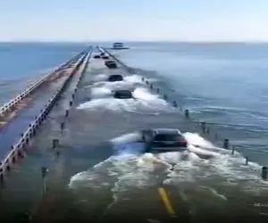 معماری خلاقانه؛ جاده ای که ماشین ها رو به سینه اقیانوس میکشه با مقصد نامعلوم تا ابرها