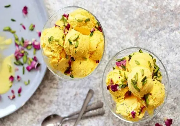 آموزش آشپزی؛ طرز تهیه بستنی سنتی زعفرانی با همه نکات