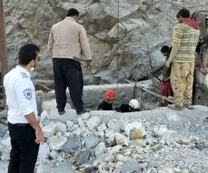 محبوس شدن ۲۴ نفر در پی ریزش معدن بافق