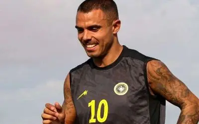 انتقال مجانی آلوز به سپاهان تراکتوری ها را کوفری کرد