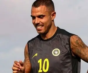 انتقال مجانی آلوز به سپاهان تراکتوری ها را کوفری کرد