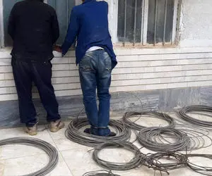 (ویدئو) سرقت کابل برق در گرگان به دلیل فقر 