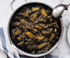 آموزش آشپزی؛ ترفندهای لعاب دار شدن خورشت کرفس