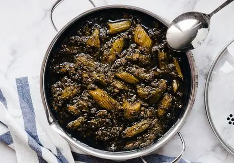 آموزش آشپزی؛ ترفندهای لعاب دار شدن خورشت کرفس