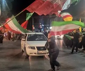 دانلودآهنگ؛ پسر سندروم دان با پرچم چه رژه ای میره 