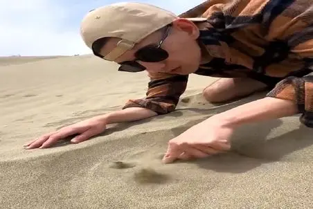 معماری طبیعت؛ شن کویر گاز میده فندک زد آتیش گرفت