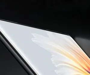 عرضه سومین گوشی هوشمند Moto با دوربین سلفی زیر نمایشگر