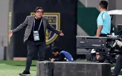 خداداد عزیزی: پزشکیان و تاج برای تراکتور گل نزدند!