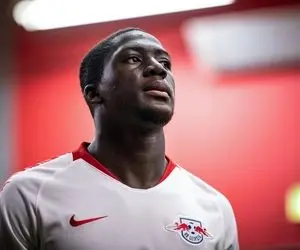 کورس لیورپول و منچستریونایتد برای شکار کوناته