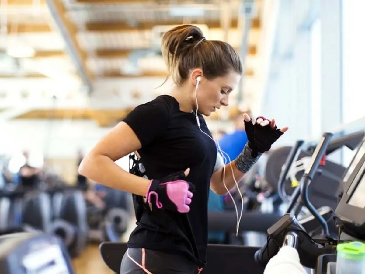 proper-use-of-treadmill-for-slimming-696x522