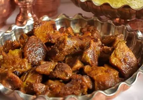 آموزش آشپزی؛ طرز تهیه گوشت قورمه به روش سنتی