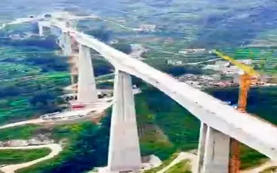 ساخت چین؛ چشم بادومی ها یه پل ساختن از سر تهش دیده نمیشه فقط مرز زمین و آسمونو میبینن