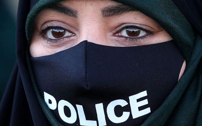 اعتراضات باعث شد؛ زنان یگان ویژه پلیس وارد میدان شدند