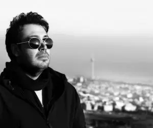 آواز عاشقانه؛ آهنگ جمعه با صدای خش دار محسن چاوشی که انگار تیر میزنه به قلب عشاق