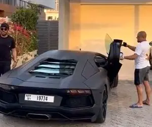 دیدار گلزار با کارلوس؛ از لامبورگینی تا پست اینستاگرامی!