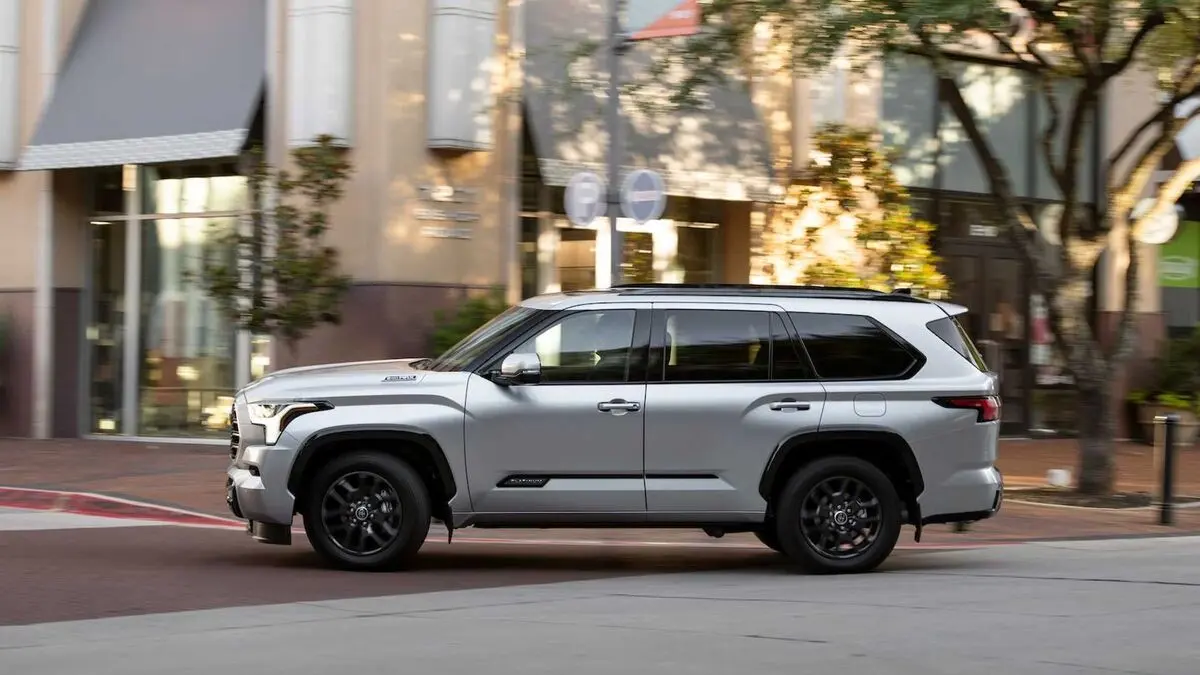 Toyota Sequoia2023