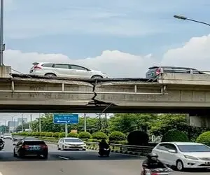معماری طبیعت؛ همین ترک کوچیک پل کافی بود تا یه فاجعه انسانی به این عظمت رخ بده