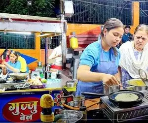 غذای خیابانی؛ کل هند خاطر خواه صبحانه های جذاب کنار جاده ای این خانم زیبارو هستن