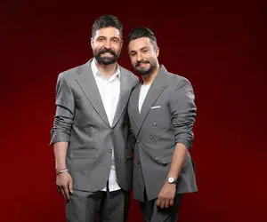 آواز احساسی؛ راغب و حمید هیراد داشتن میخوندن یهو حمید شیطون شد یه رقص ریزی رفت