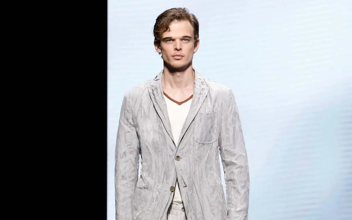 00003-giorgio-armani-RTW-spring-21