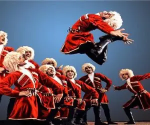 آواز شاد/رقص آذری صحنه رو به آتش کشید/تشویق مردم قطع نمیشه
