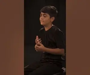 آواز خیابانی؛ ببینید این پسر نوجوان آهنگ لیلای مرا می برند را چه پر احساس می خونه