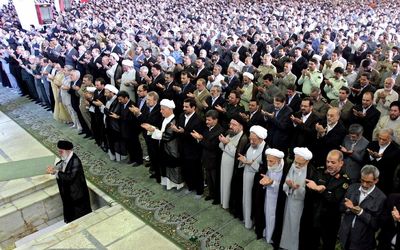 اقامه اولین نماز جمعه سال 1400در همه پایگاه‌های کرمان