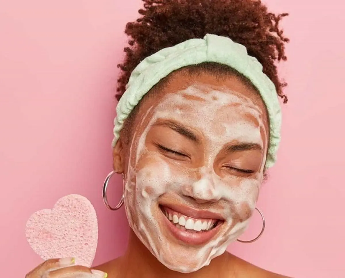 lady_face_wash-v1587553674579