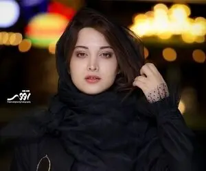 سکانس خندان / روشنک گرامی وسط مراسم پاهاش خسته شد کفش پاشنه بلندشو درآورد نشست زمین
