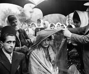 آواز شاد؛ تو عروسی دهه 50 چه عروس کشونی راه انداختن فقط رقصشون