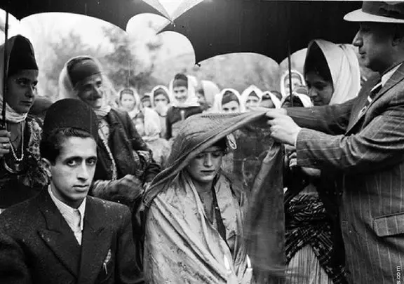 آواز شاد؛ تو عروسی دهه 50 چه عروس کشونی راه انداختن فقط رقصشون