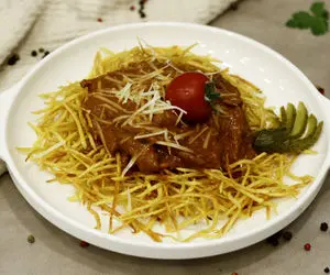 آشپزی حرفه ای؛ طرز تهیه بیف استروگانف به همراه یه نکته خیلی مهم تو نحوه برش دادن گوشت