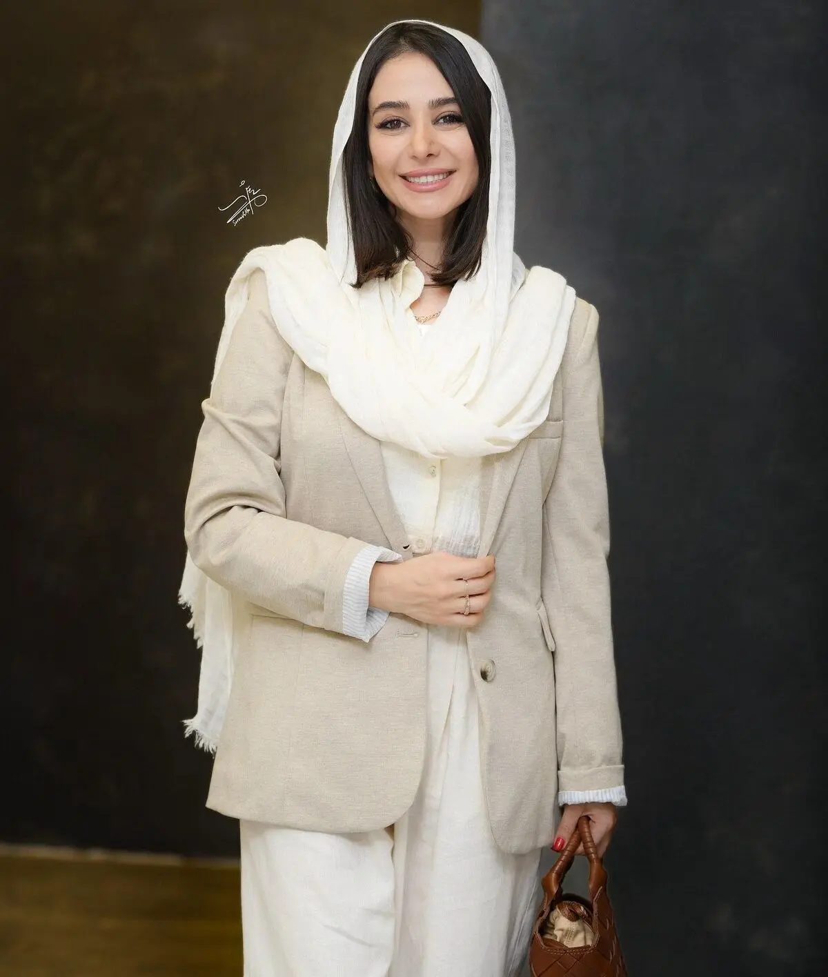 الناز4