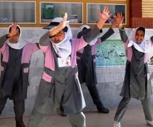 آواز شاد؛ دو تا دختر بچه شیرین با رقص شون تو مدرسه آتشی ب پا کردن