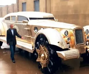 ماشین لوکس؛ بزرگترین و طولانی ترین رولزرویس جهان که با مروارید و چرم گاو نر ساخته شده