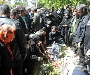 آواز داغدار؛ این مرد سرخاک بهترین نسخه میرن آدما رو خوند صدا شیون و زاری بلند شد شدید