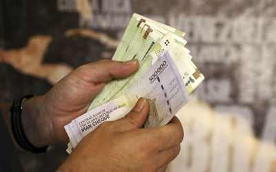 تلاش دولت و کارفرمایان برای پایین نگهداشتن حداقل دستمزد