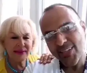 (ویدئو) گریه های تلخ هایده کاشانی مادر شهرام کاشانی در مراسم چهلم پسرش