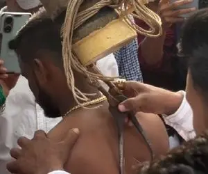 قبایل ناشناخته؛ قلاب رو فرو کردن تو بدن مرده عین گوشت گوسفندی تو قصابی چرخوندش 18+