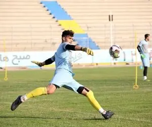 منصوریان گلر تیمش را به پرسپولیس نمی دهد!