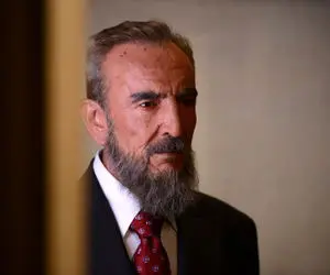 (ویدئو) گریم فوق‌العاده بیوک میرزایی در نقش فیدل کاسترو